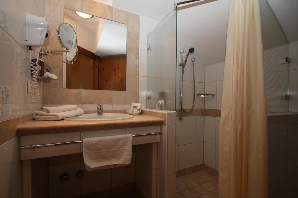 Hotel-Restaurant Gasthaus Bonimeier Niedergottsau Ruang foto